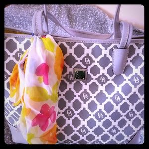 Dooney & Bourke tote